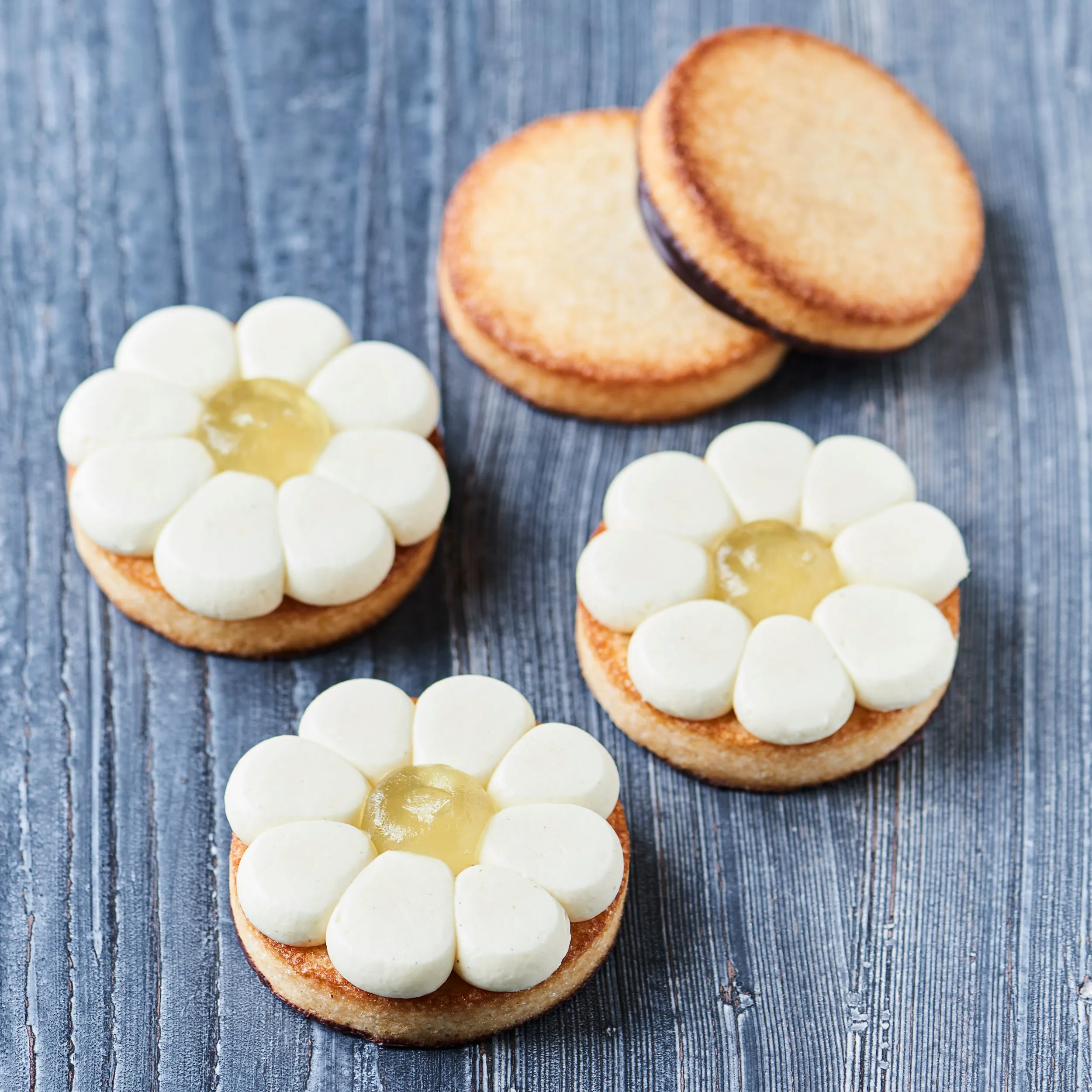Kransekageblomster Med Vaniljecreme Og Citron